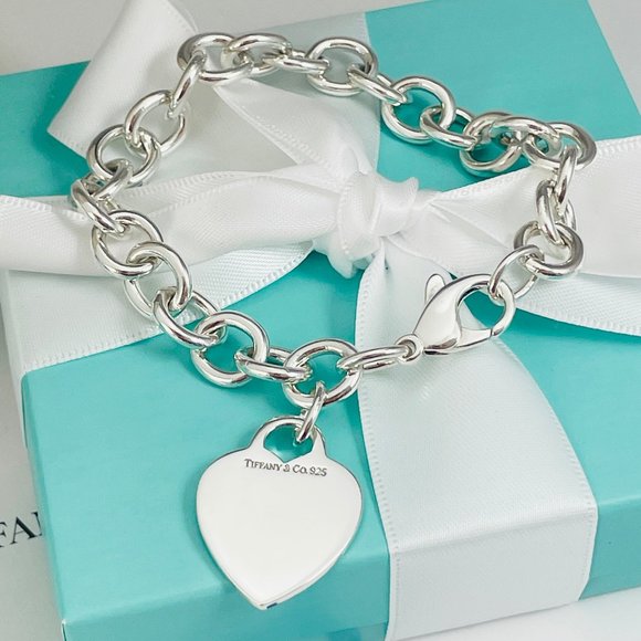 7" Small Tiffany & Co Classic Blank Heart Tag Charm Bracelet in Sterling Silver - Picture 1 of 7